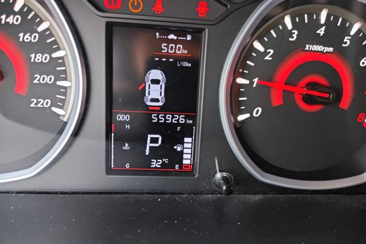 Used Soueast DX3 2016 1.5T SRG CVT Flagship Edition Odometer Close Up