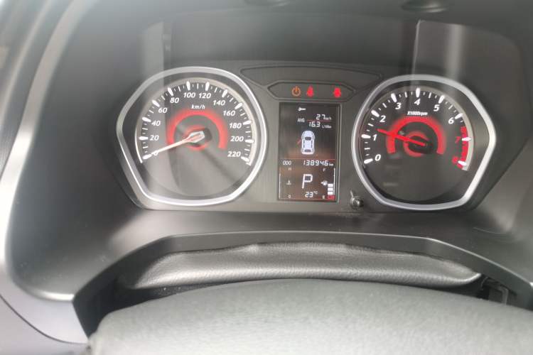 Used Soueast DX3 2016 1.5T CVT Flagship Model Odometer Close Up