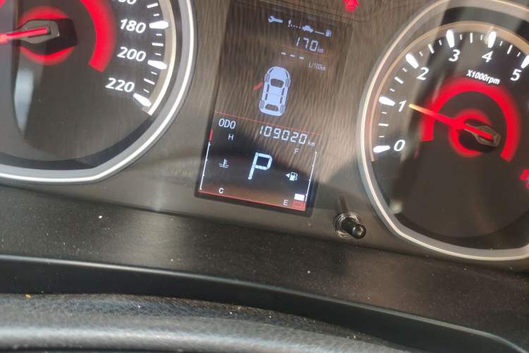 Used Soueast DX3 2016 1.5T CVT Luxury Model Odometer Close Up