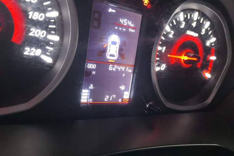Used Soueast DX3 2016 1.5L Manual Flagship Version Odometer Close Up