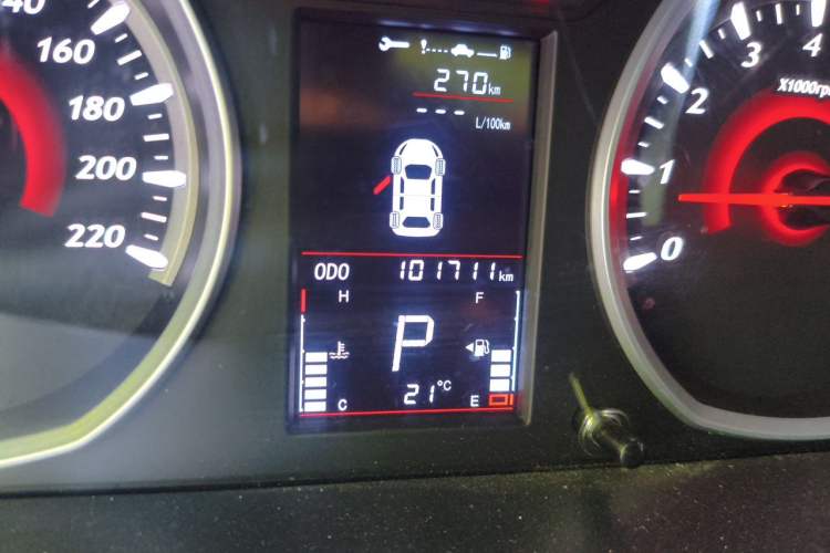 Used Soueast DX3 2016 1.5T CVT Flagship Model Odometer Close Up