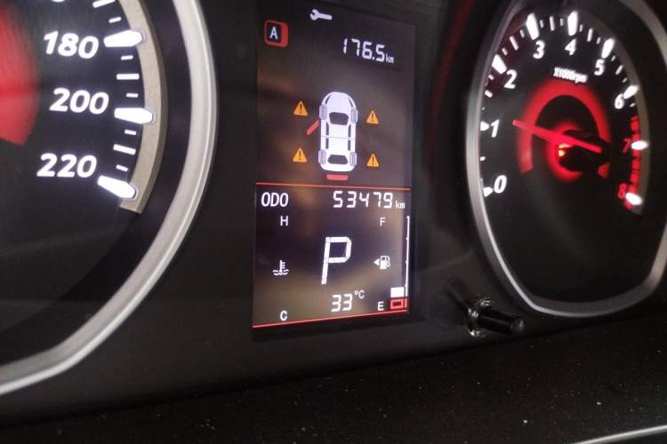 Used Soueast DX3 2016 1.5T SRG CVT Flagship Edition Odometer Close Up