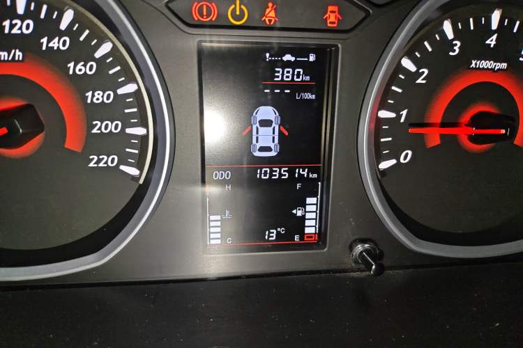 Used Soueast DX3 2016 1.5L Manual Flagship Version Odometer Close Up