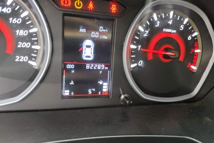 Used Soueast DX3 2016 1.5L Manual Luxury Model Odometer Close Up