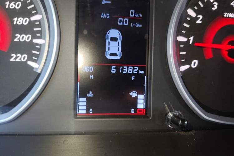 Used Soueast DX3 2016 1.5L Manual Luxury Model Odometer Close Up