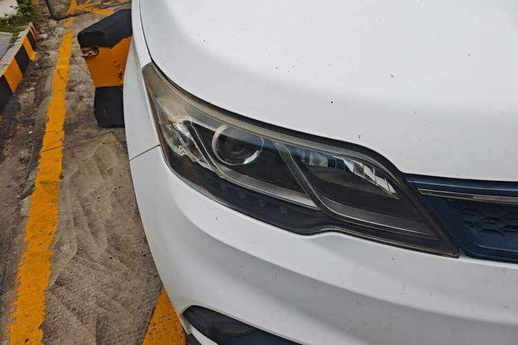 Used Soueast DX3 2016 1.5L Manual Luxury Edition Right Front Headlight