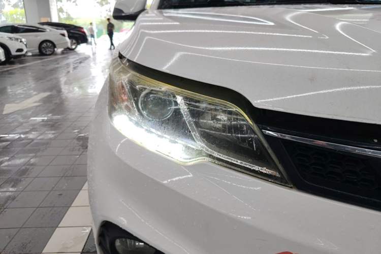 Used Soueast DX3 2016 1.5L Manual Luxury Model Right Front Headlight