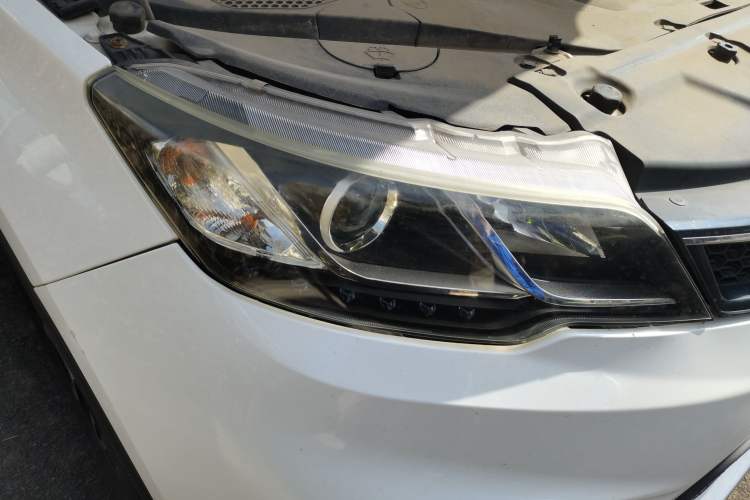 Used Soueast DX3 2016 1.5L Manual Luxury Model Right Front Headlight