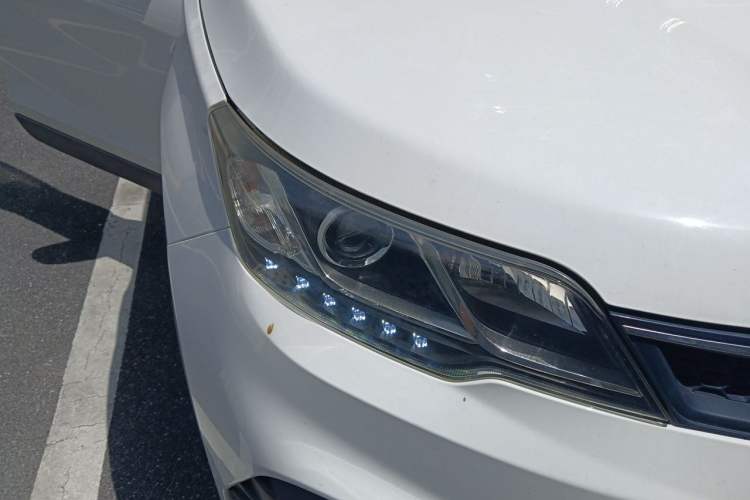 Used Soueast DX3 2016 1.5T CVT Prestige Edition Right Front Headlight
