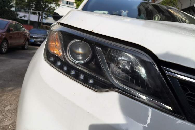 Used Soueast DX3 2016 1.5T CVT Flagship Model Right Front Headlight