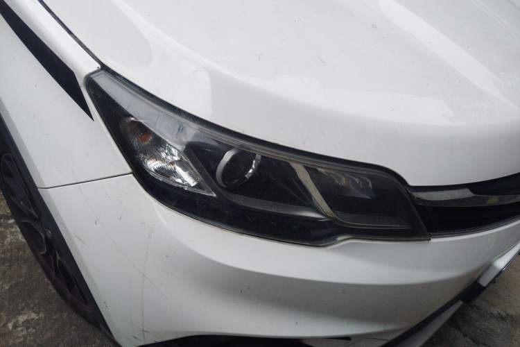 Used Soueast DX3 2016 1.5T SRG CVT Flagship Edition Right Front Headlight