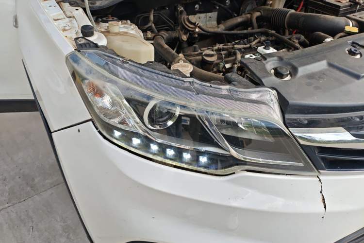 Used Soueast DX3 2016 1.5T SRG CVT Flagship Edition Right Front Headlight
