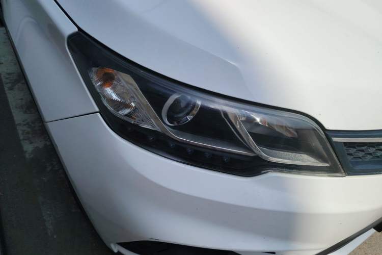 Used Soueast DX3 2016 1.5L Manual Luxury Edition Right Front Headlight