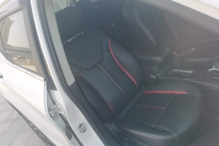 Used Soueast DX3 2016 1.5L Manual Flagship Version Right Front Seat