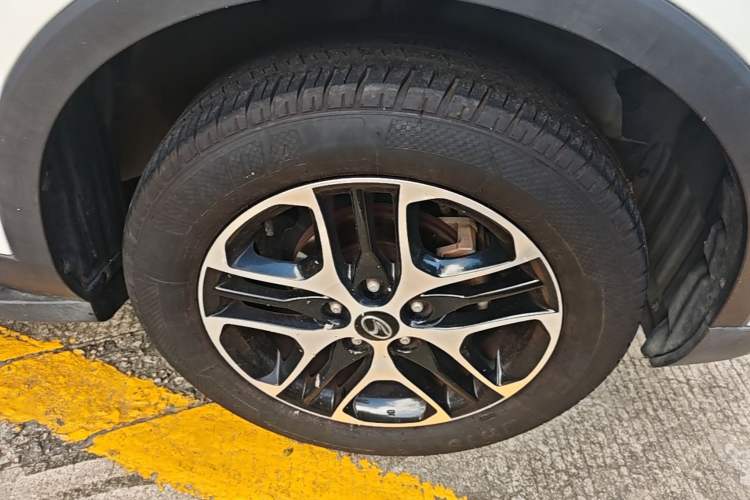 Used Soueast DX3 2016 1.5L Manual Luxury Edition Right Front Wheel Hub