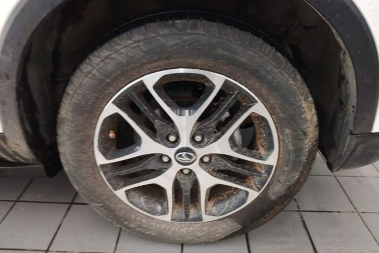 Used Soueast DX3 2016 1.5L Manual Luxury Model Right Front Wheel Hub