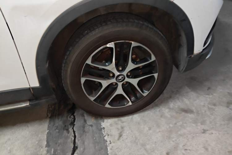 Used Soueast DX3 2016 1.5T CVT Prestige Edition Right Front Wheel Hub