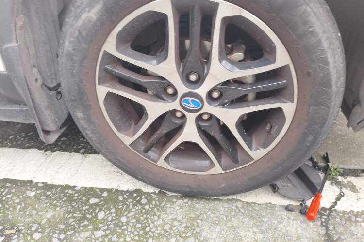 Used Soueast DX3 2016 1.5T CVT Prestige Edition Right Front Wheel Hub