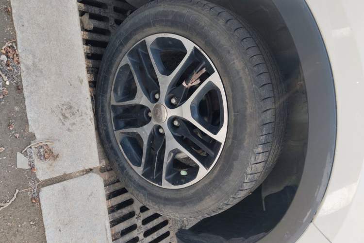 Used Soueast DX3 2016 1.5L Manual Luxury Edition
