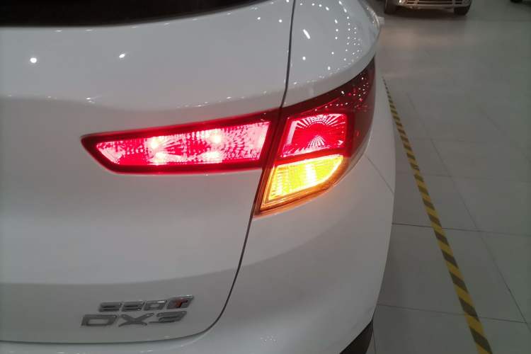 Used Soueast DX3 2016 1.5T CVT Prestige Edition Right Rear Taillight