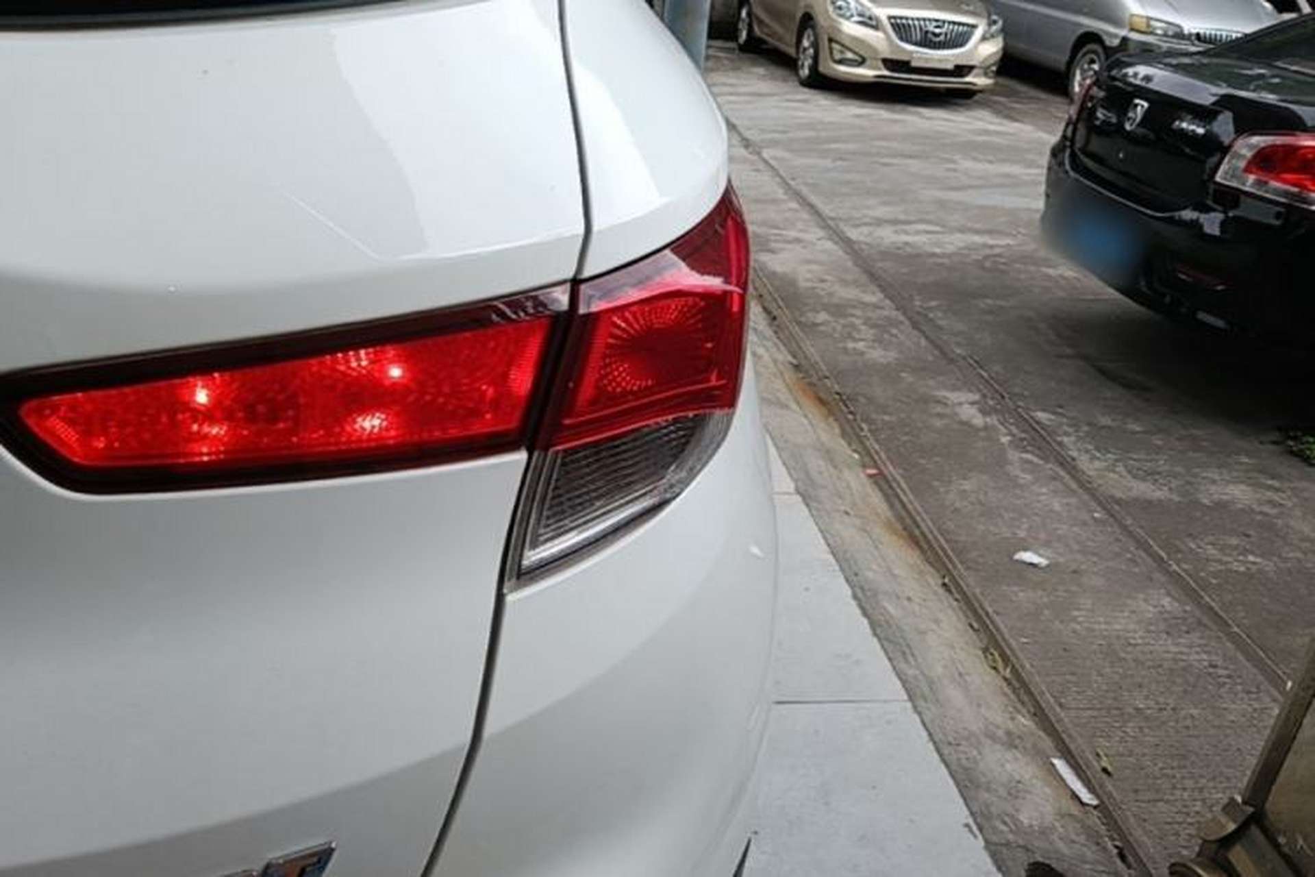 Used Soueast DX3 2016 1.5T CVT Luxury Model Right Rear Taillight