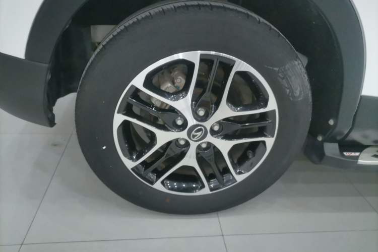 Used Soueast DX3 2016 1.5T CVT Prestige Edition Right Rear Wheel Hub