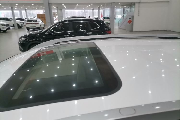Used Soueast DX3 2016 1.5T CVT Prestige Edition Roof