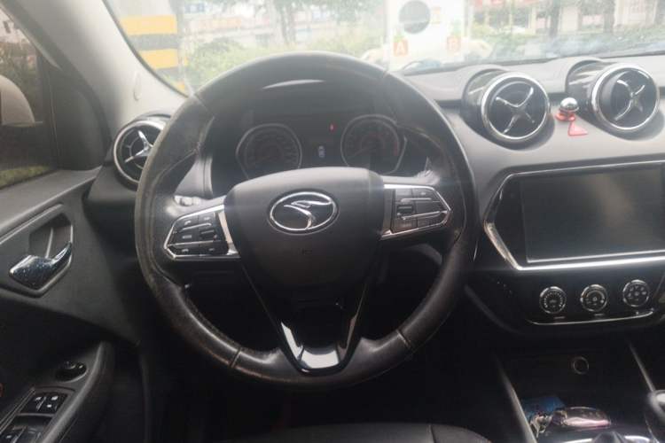 Used Soueast DX3 2016 1.5L Manual Flagship Version Steering Wheel