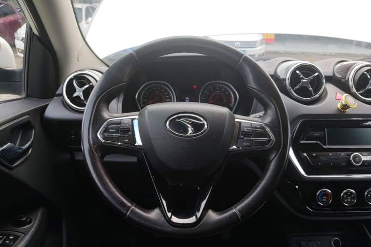 Used Soueast DX3 2016 1.5L Manual Luxury Model Steering Wheel