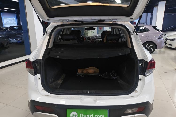 Used Soueast DX3 2016 1.5T CVT Prestige Edition Trunk
