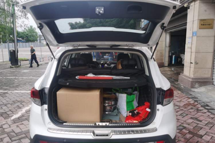 Used Soueast DX3 2016 1.5T CVT Flagship Model Trunk