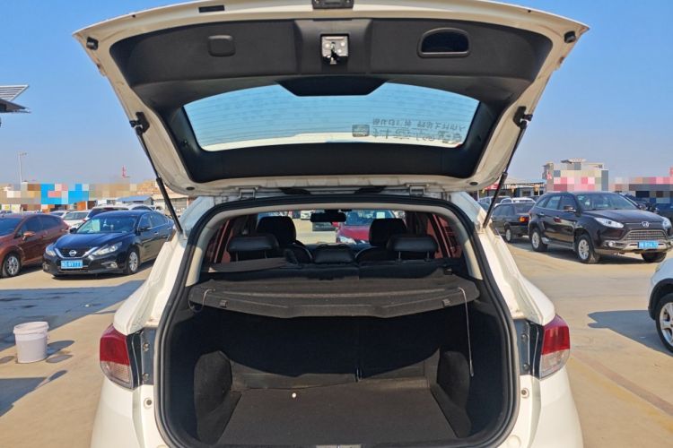 Used Soueast DX3 2016 1.5L Manual Flagship Version Trunk