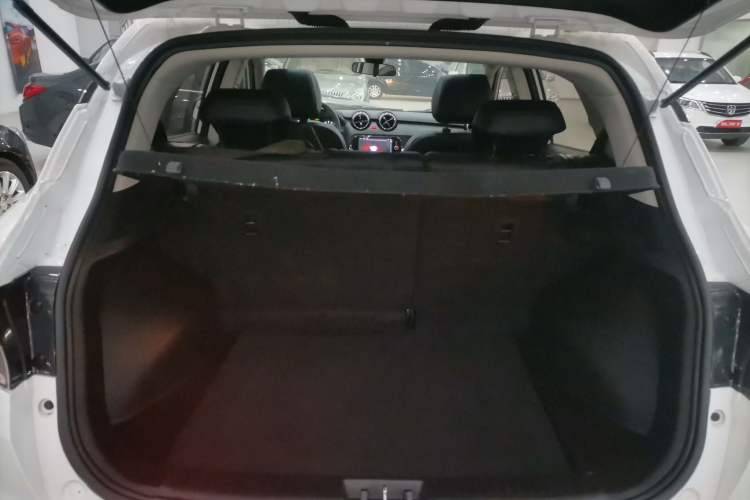 Used Soueast DX3 2016 1.5T CVT Prestige Edition Trunk