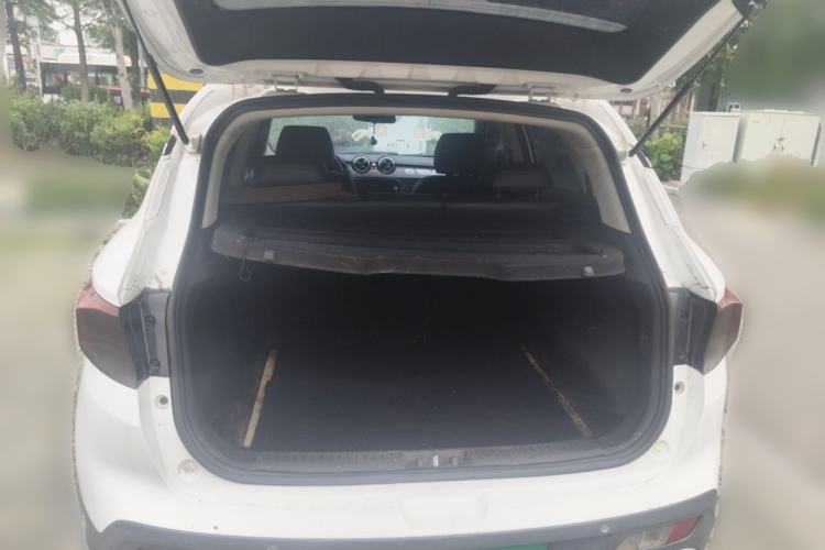 Used Soueast DX3 2016 1.5L Manual Flagship Version Trunk
