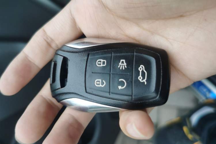Used Soueast DX3 2016 1.5T CVT Flagship Model Vehicle Key