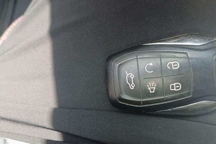 Used Soueast DX3 2016 1.5T CVT Prestige Edition Vehicle Key