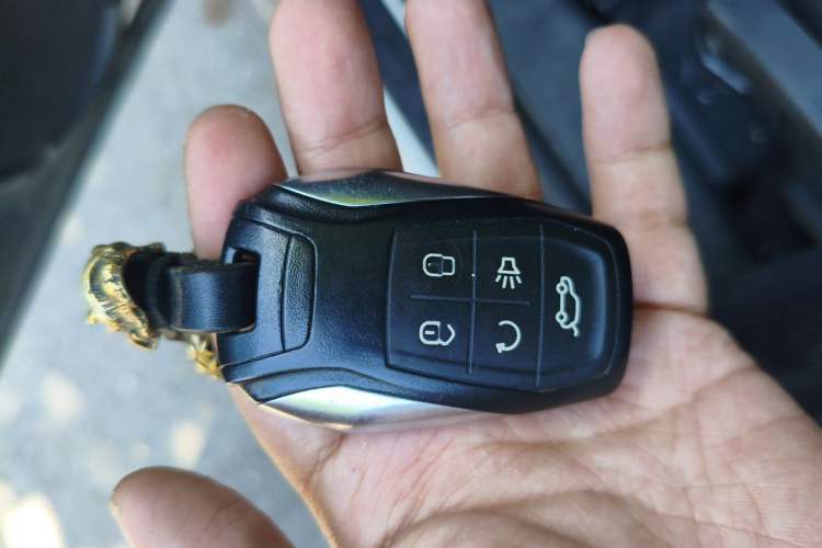 Used Soueast DX3 2016 1.5T CVT Flagship Model Vehicle Key