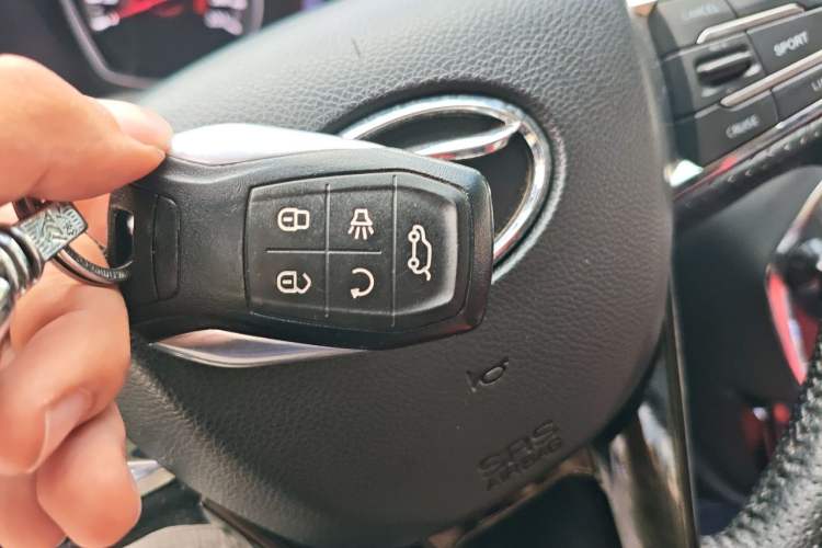 Used Soueast DX3 2016 1.5T SRG CVT Flagship Edition Vehicle Key