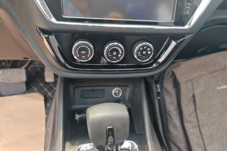 Used Soueast DX3 2016 1.5T CVT Prestige Edition Audio And AC Panel