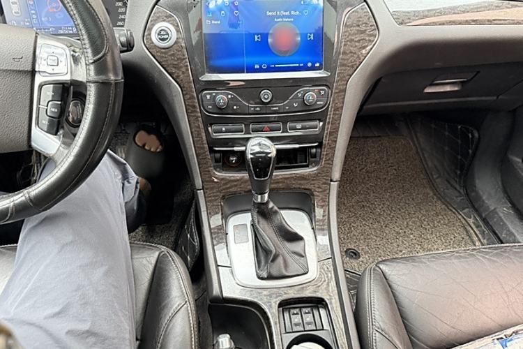 Used Soueast DX3 2016 1.5T CVT Luxury Model Audio And AC Panel