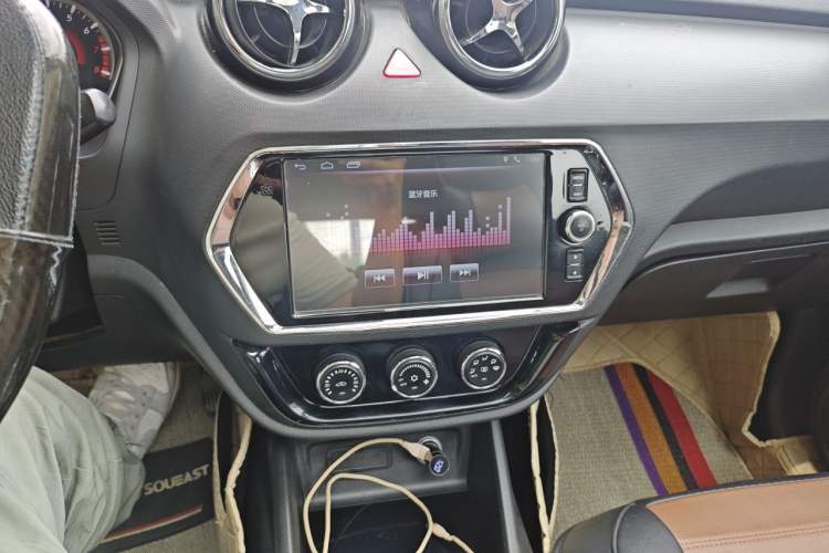 Used Soueast DX3 2016 1.5L Manual Luxury Edition Audio And AC Panel