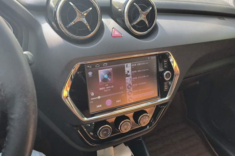 Used Soueast DX3 2016 1.5L Manual Flagship Version Audio And AC Panel
