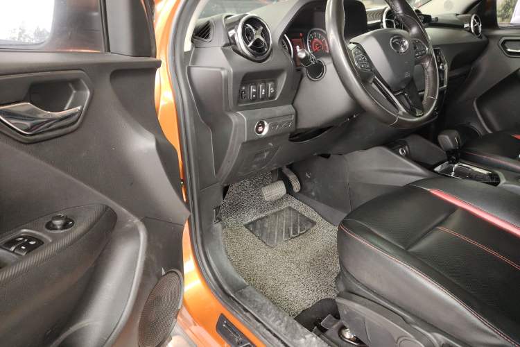 Used Soueast DX3 2016 1.5T CVT Flagship Model Driver Seat