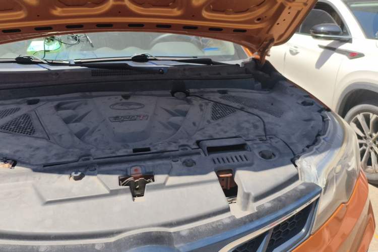 Used Soueast DX3 2016 1.5T CVT Prestige Edition Engine Bay Left