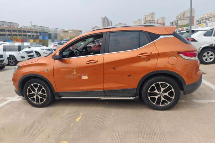 Used Soueast DX3 2016 1.5T CVT Prestige Edition Exterior 3