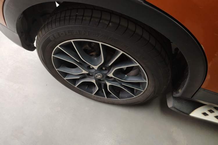 Used Soueast DX3 2016 1.5T CVT Flagship Model Exterior 5