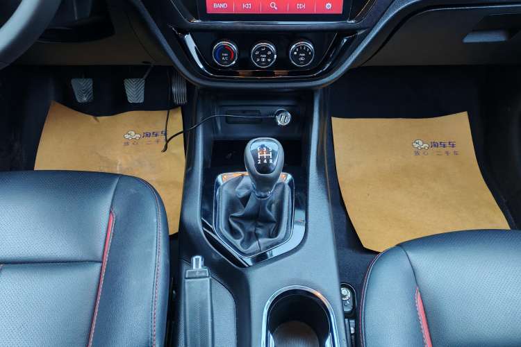 Used Soueast DX3 2016 1.5L Manual Luxury Model Gear Lever