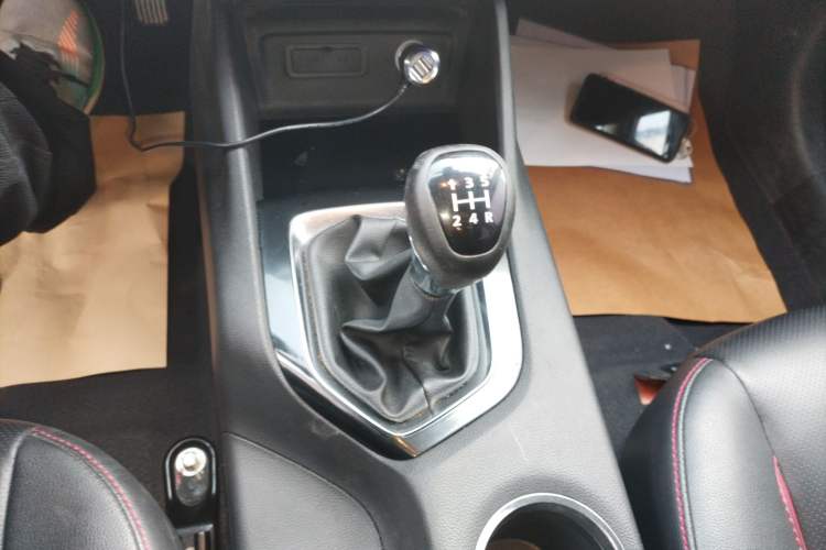 Used Soueast DX3 2016 1.5L Manual Luxury Model Gear Lever