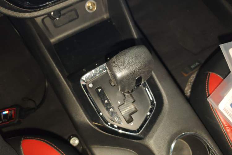 Used Soueast DX3 2016 1.5T CVT Flagship Model Gear Lever