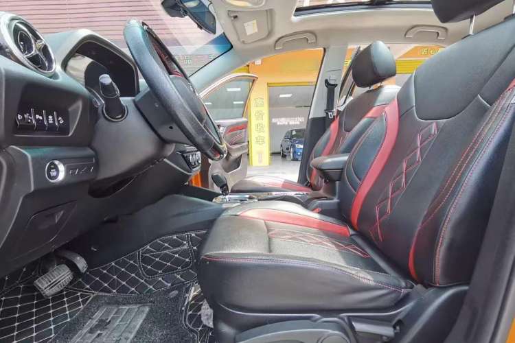 Used Soueast DX3 2016 1.5T SRG CVT Flagship Edition Interior 1